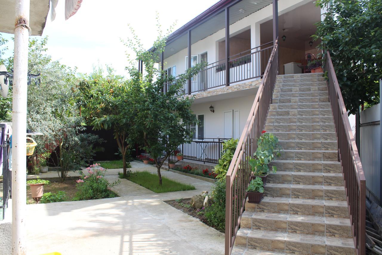 Guest House U Aleny Gagra Exterior photo